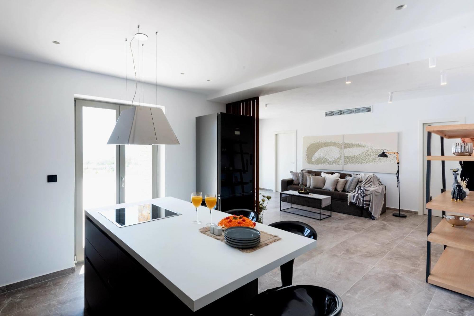 Golden Bay Luxury Villas And Suites Chrisi Akti  Exteriör bild